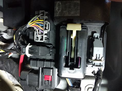 2001 ford escape junction box|Suspected SJB problem .